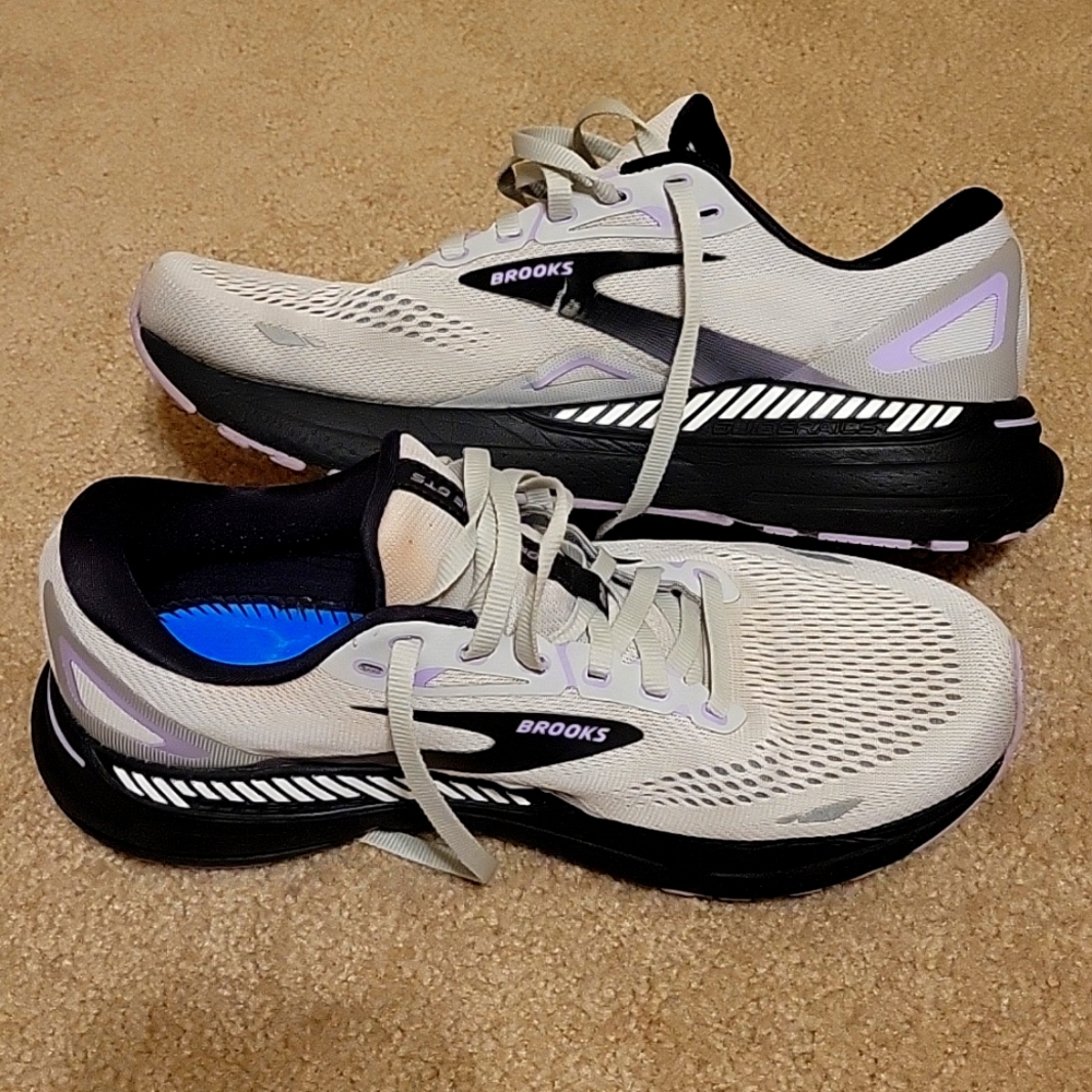 Brooks Adrenaline 23 Size 10
